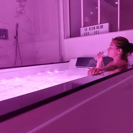 Les Delices Rooms-loveroom White * Анже
